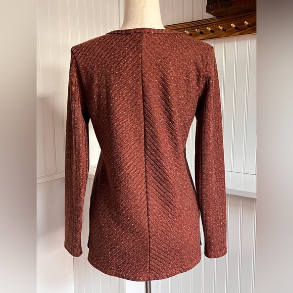 Speckled Long Sleeve V-Neck Pullover Blouse - Picture 3 of 7